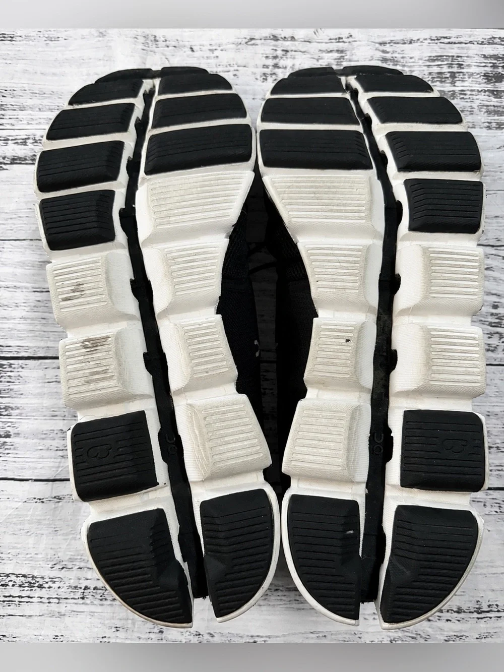 On Cloud Running Shoes Men’s Size 11 Black White EU 45